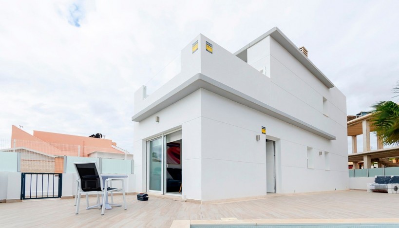 Nowy budynek - Villas · Torrevieja