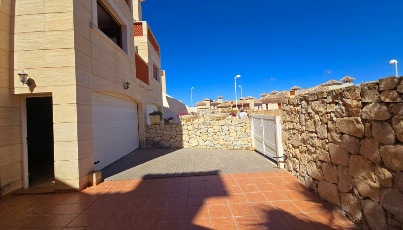 Resale - Terraced Houses · Algorfa