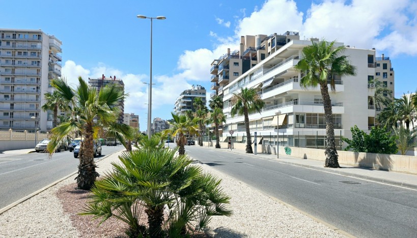 Resale - Flats · Playa San Juan - Pau 5 / Alicante 