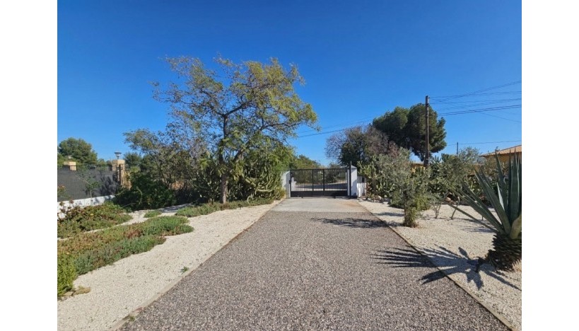 Resale - chalet · San Vicente del Raspeig · Calle Azorin, San Vicente del Raspeig