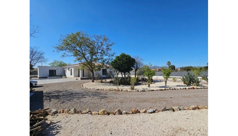 Resale - chalet · San Vicente del Raspeig · Calle Azorin, San Vicente del Raspeig