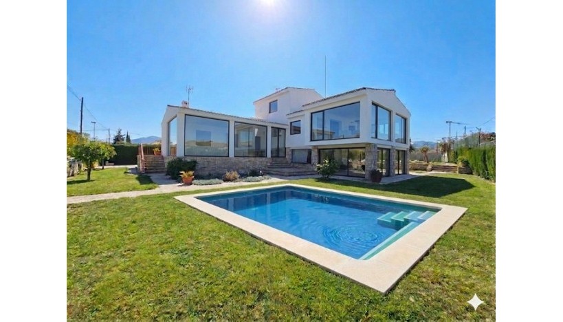 Resale - Luxury Villas · San Juan de Alicante