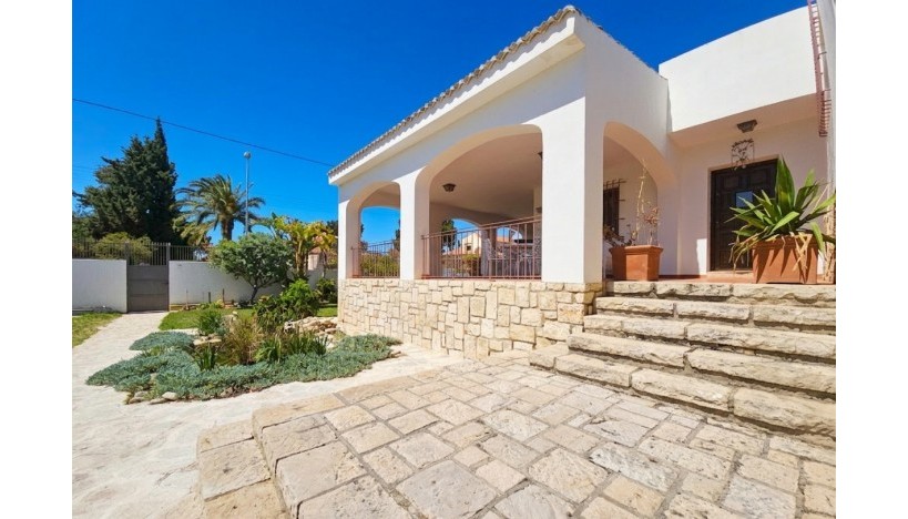 Resale - Luxury Villas · San Juan de Alicante