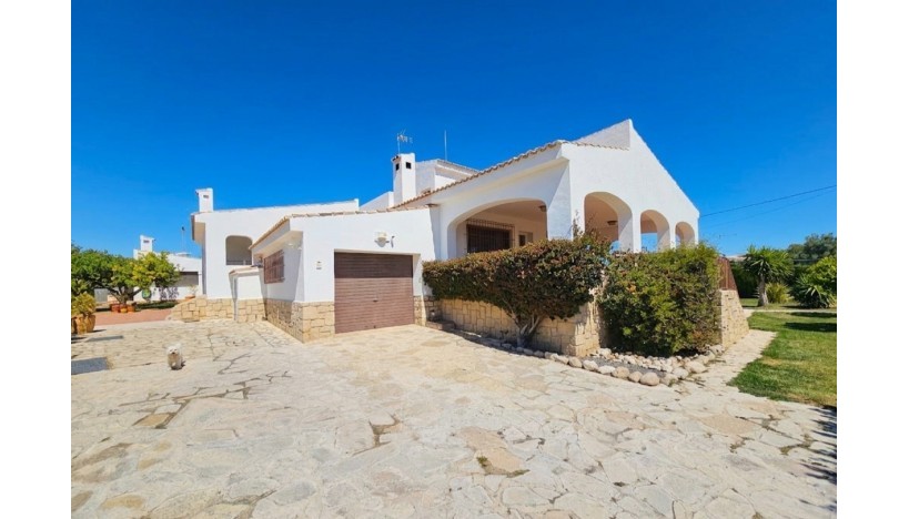 Resale - Luxury Villas · San Juan de Alicante