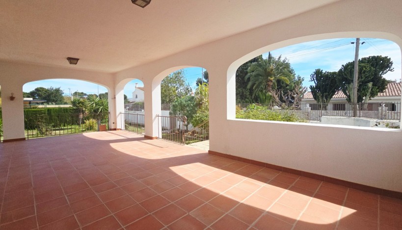 Resale - Luxury Villas · San Juan de Alicante