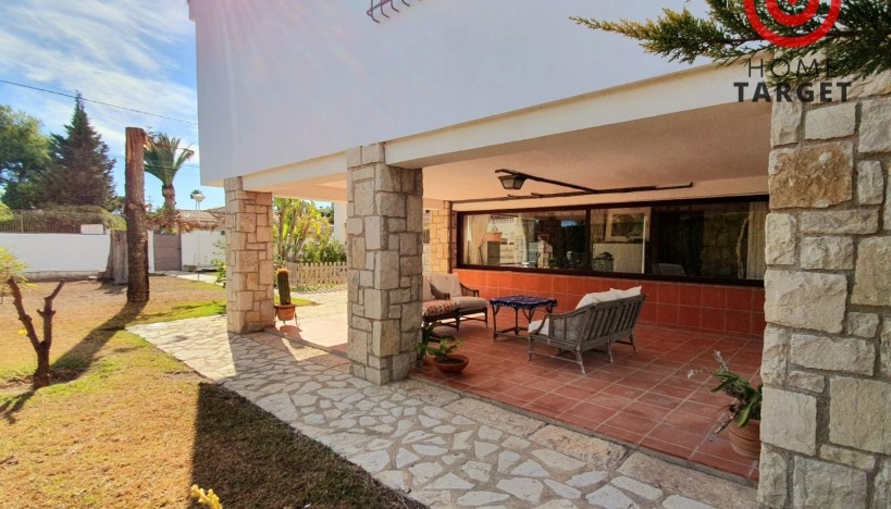 Resale - Luxury Villas · San Juan de Alicante