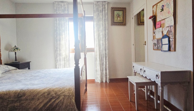 Resale - Luxury Villas · San Juan de Alicante