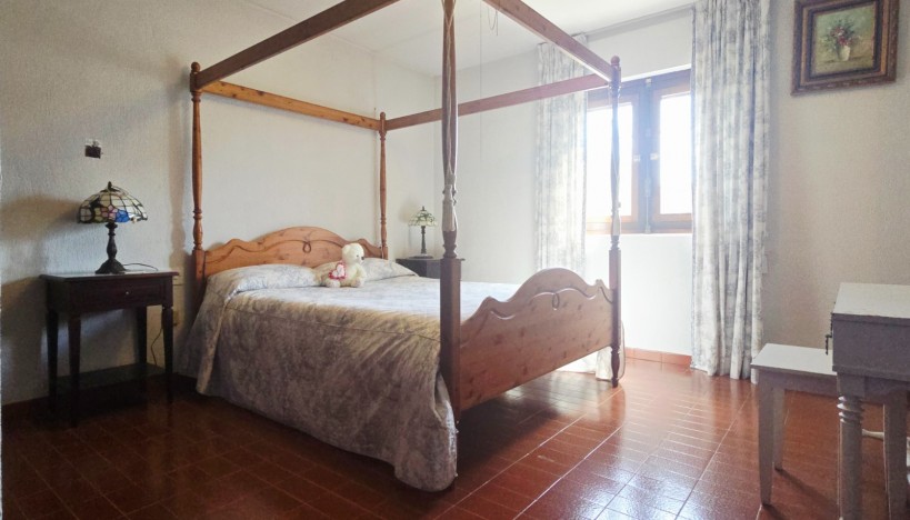 Resale - Luxury Villas · San Juan de Alicante