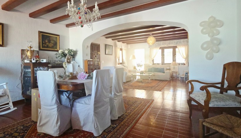 Resale - Luxury Villas · San Juan de Alicante