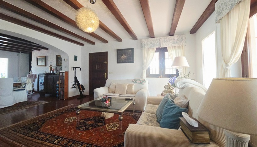 Resale - Luxury Villas · San Juan de Alicante