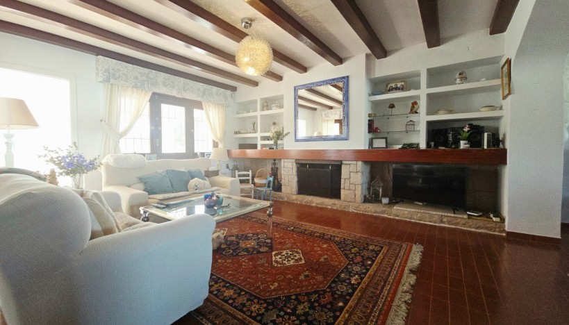 Resale - Luxury Villas · San Juan de Alicante