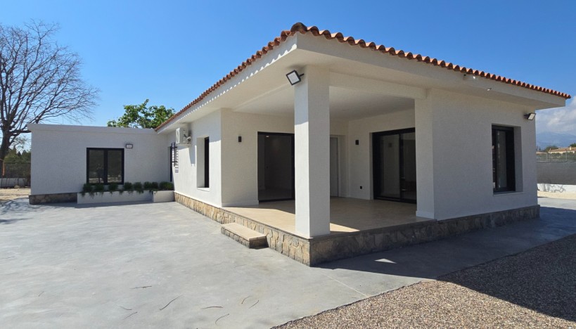 Resale - chalet · San Vicente del Raspeig · Calle Azorin, San Vicente del Raspeig