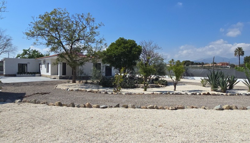 Resale - chalet · San Vicente del Raspeig · Calle Azorin, San Vicente del Raspeig